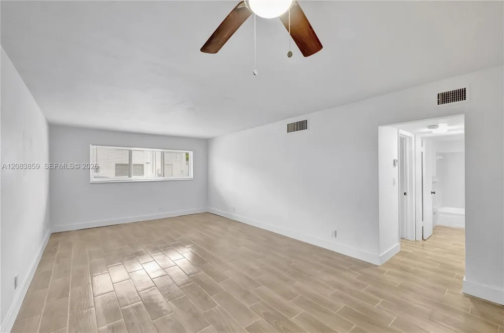 1939 Jefferson St #103 Hollywood, FL 33020
