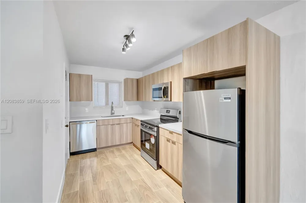 1939 Jefferson St #103 Hollywood, FL 33020