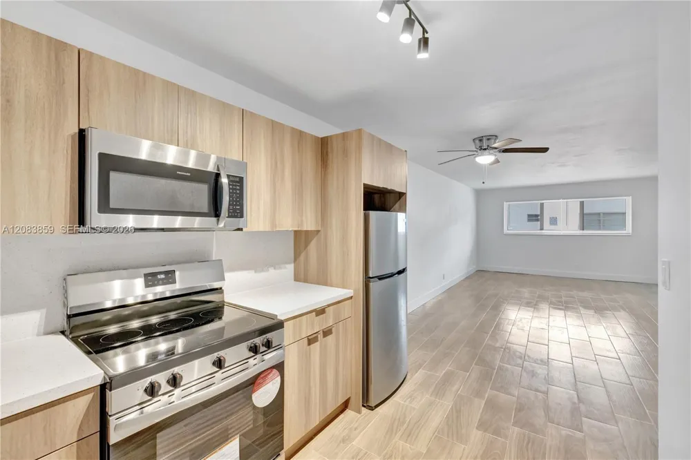 1939 Jefferson St #103 Hollywood, FL 33020