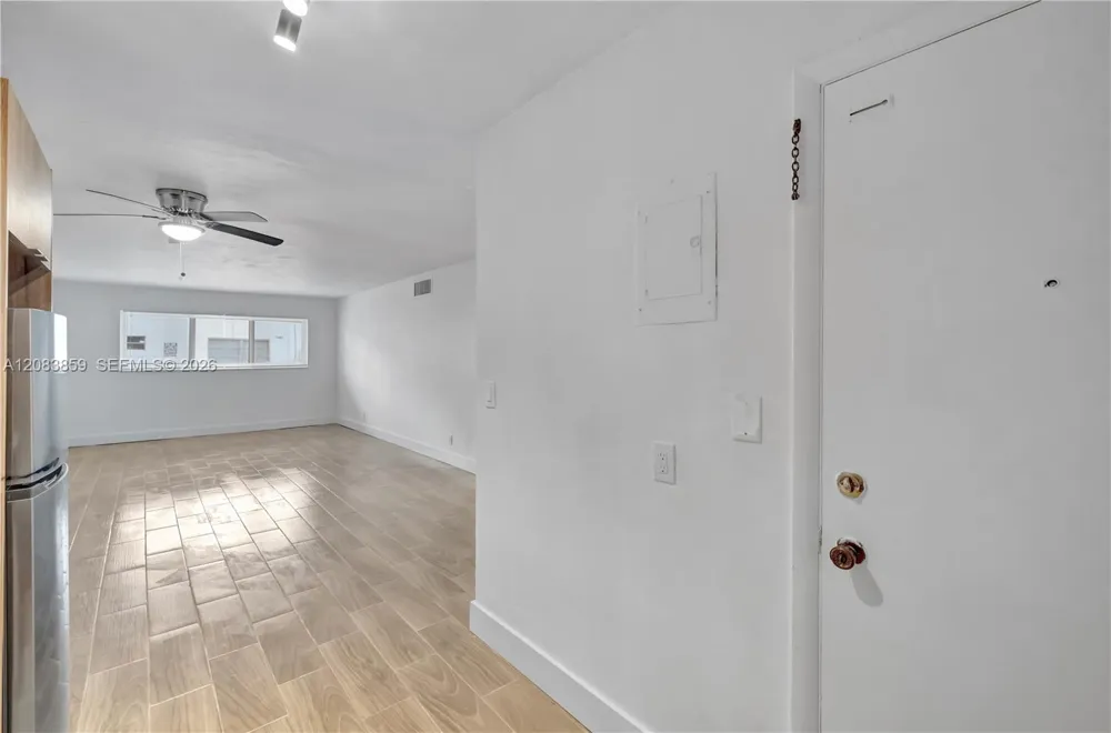 1939 Jefferson St #103 Hollywood, FL 33020