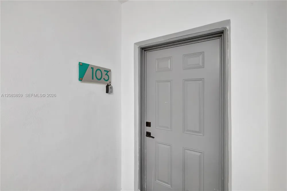 1939 Jefferson St #103 Hollywood, FL 33020
