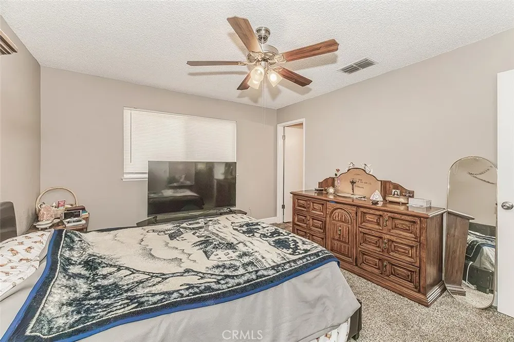 1145 Van Court Hanford, CA 93230