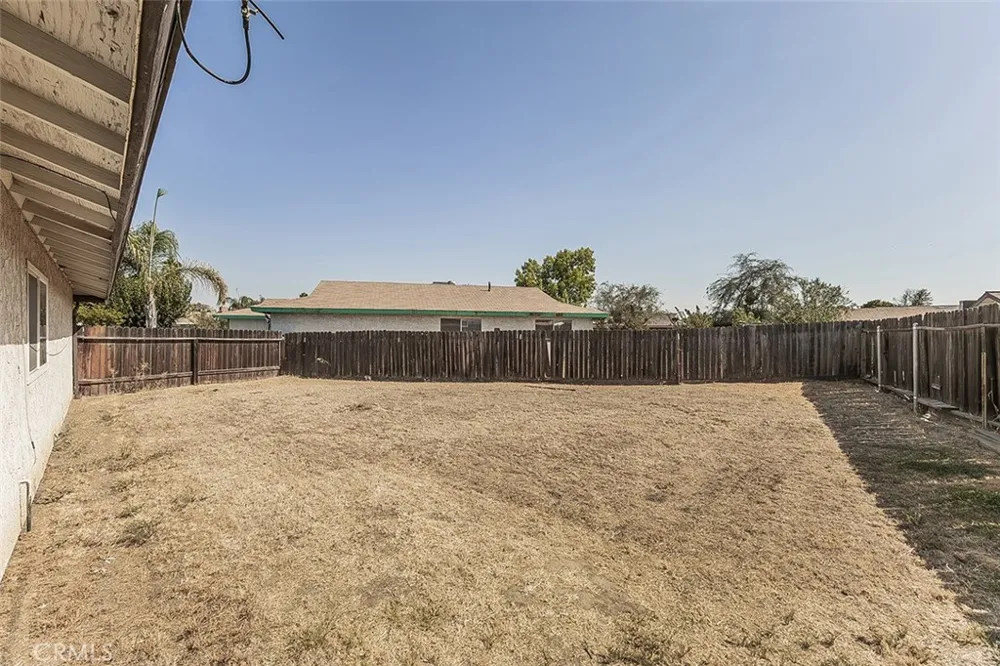 1145 Van Court Hanford, CA 93230