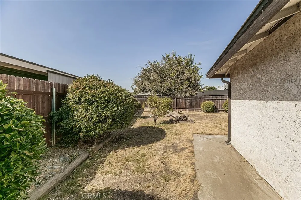 1145 Van Court Hanford, CA 93230