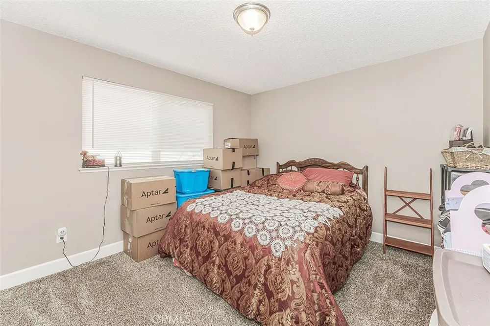 1145 Van Court Hanford, CA 93230