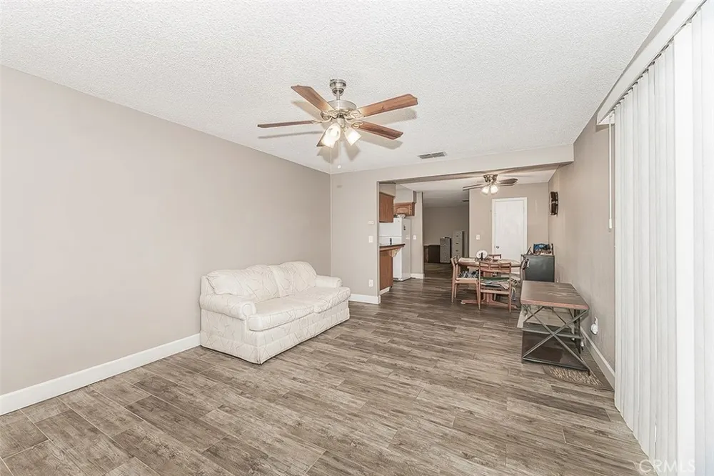 1145 Van Court Hanford, CA 93230