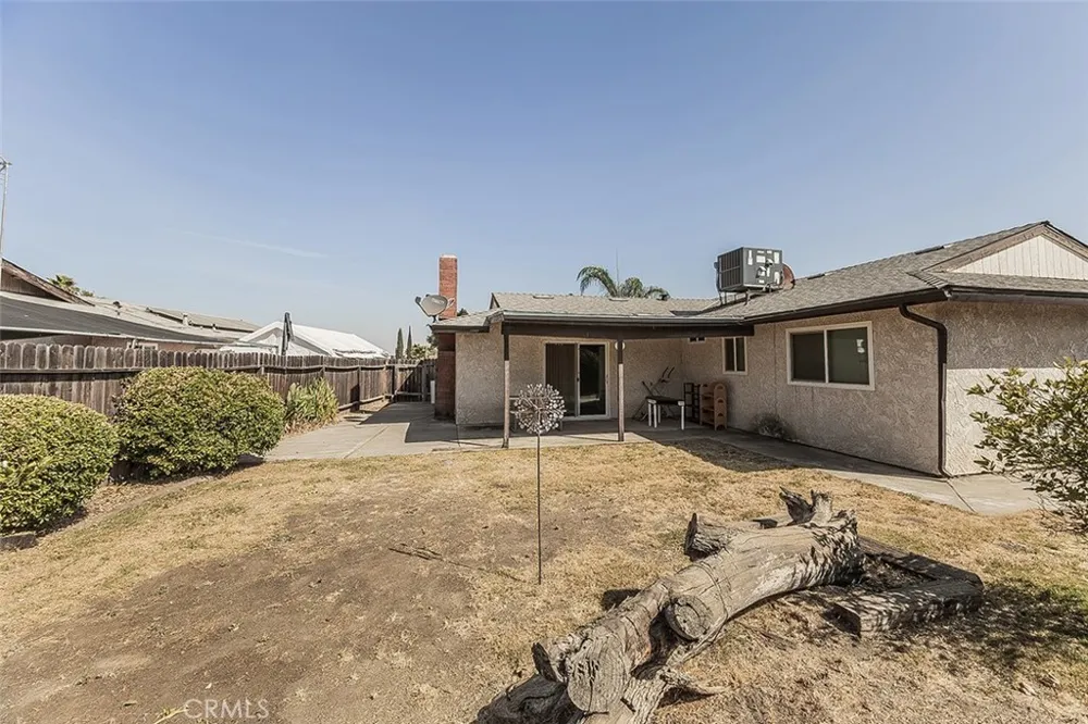 1145 Van Court Hanford, CA 93230