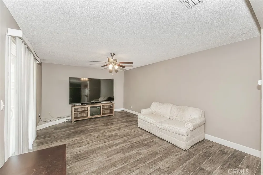 1145 Van Court Hanford, CA 93230