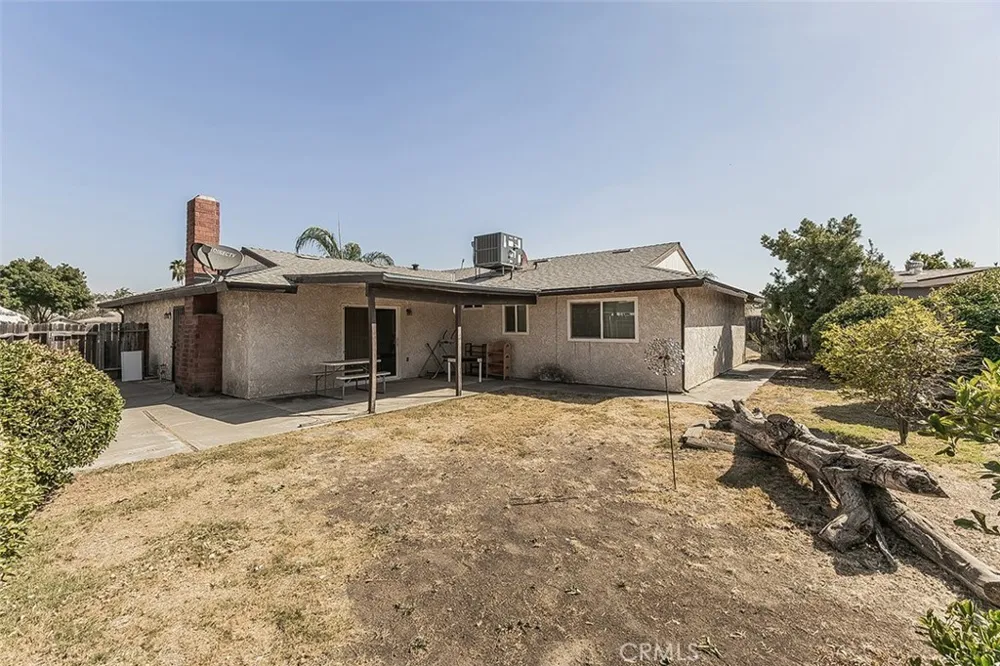 1145 Van Court Hanford, CA 93230