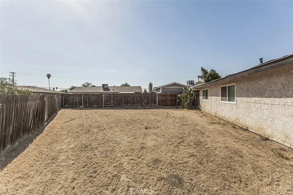 1145 Van Court Hanford, CA 93230