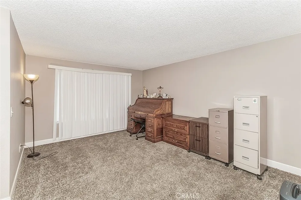 1145 Van Court Hanford, CA 93230
