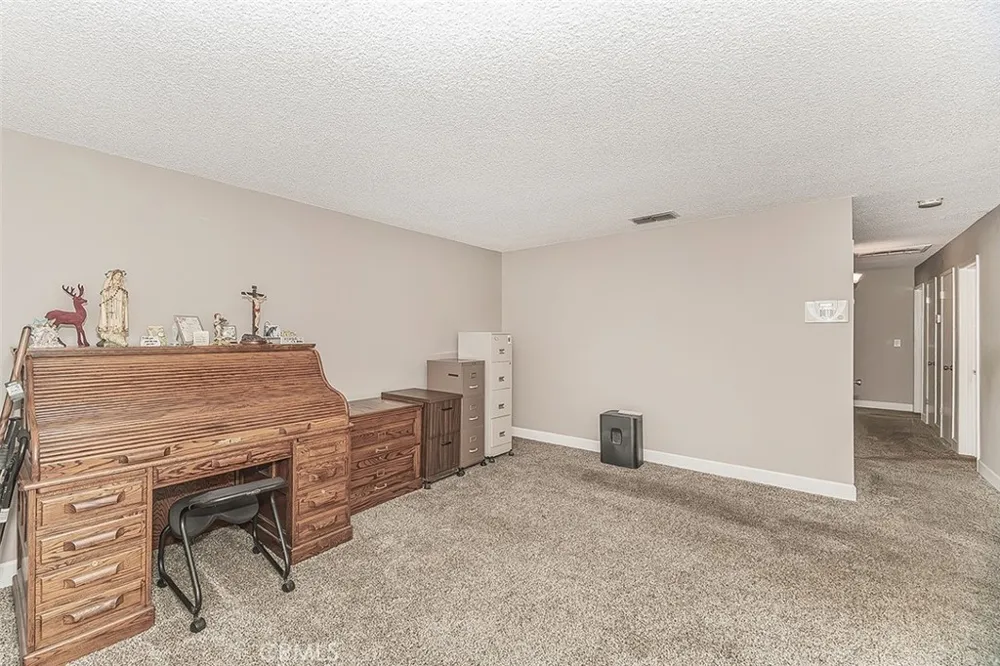1145 Van Court Hanford, CA 93230