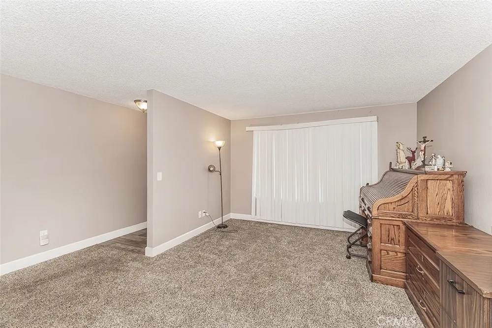1145 Van Court Hanford, CA 93230