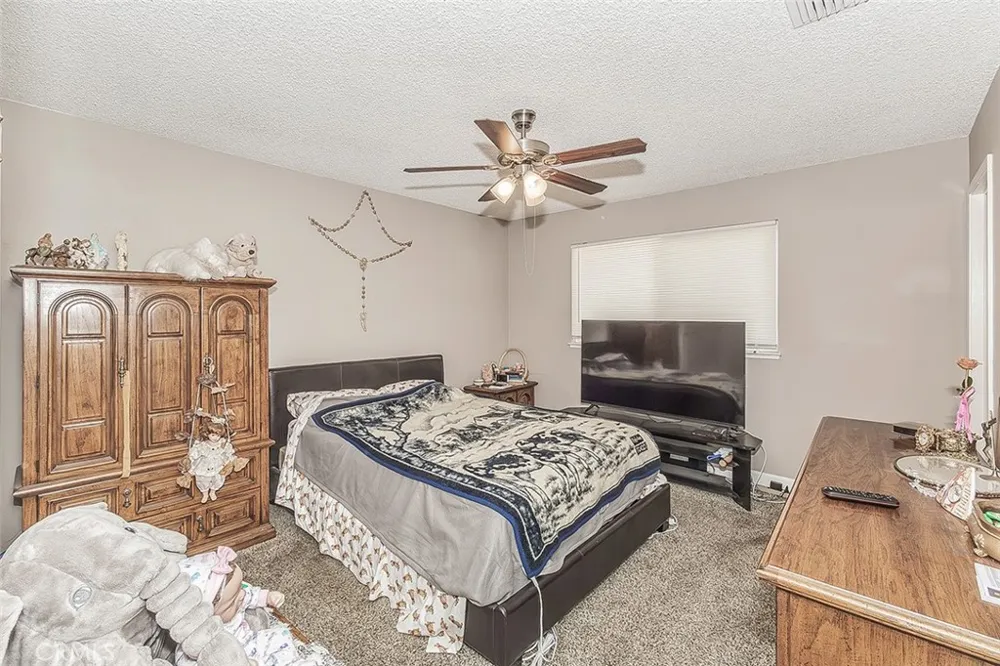 1145 Van Court Hanford, CA 93230