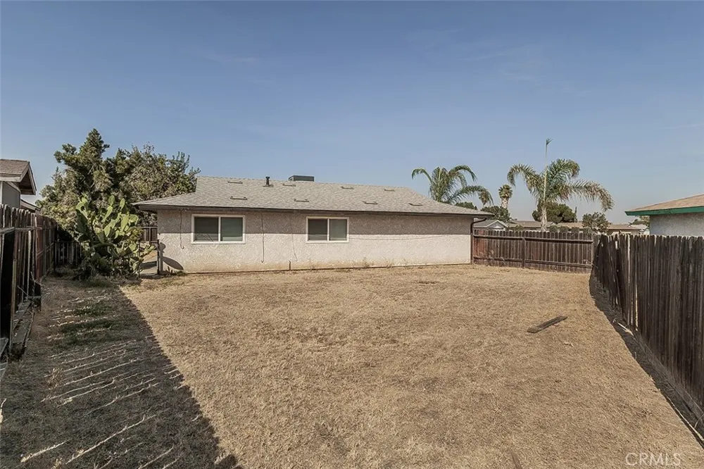 1145 Van Court Hanford, CA 93230
