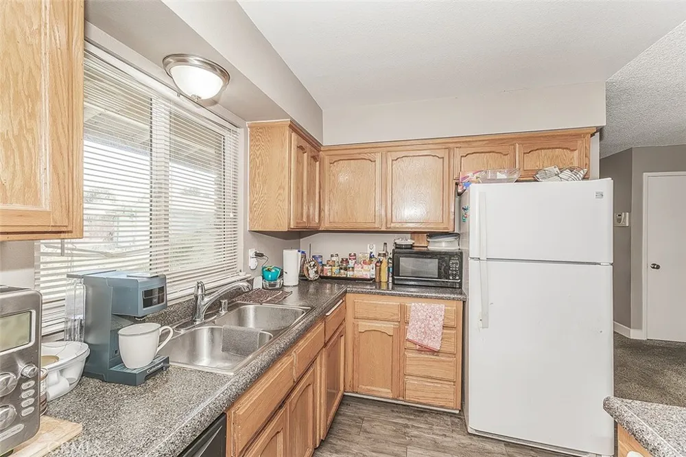 1145 Van Court Hanford, CA 93230