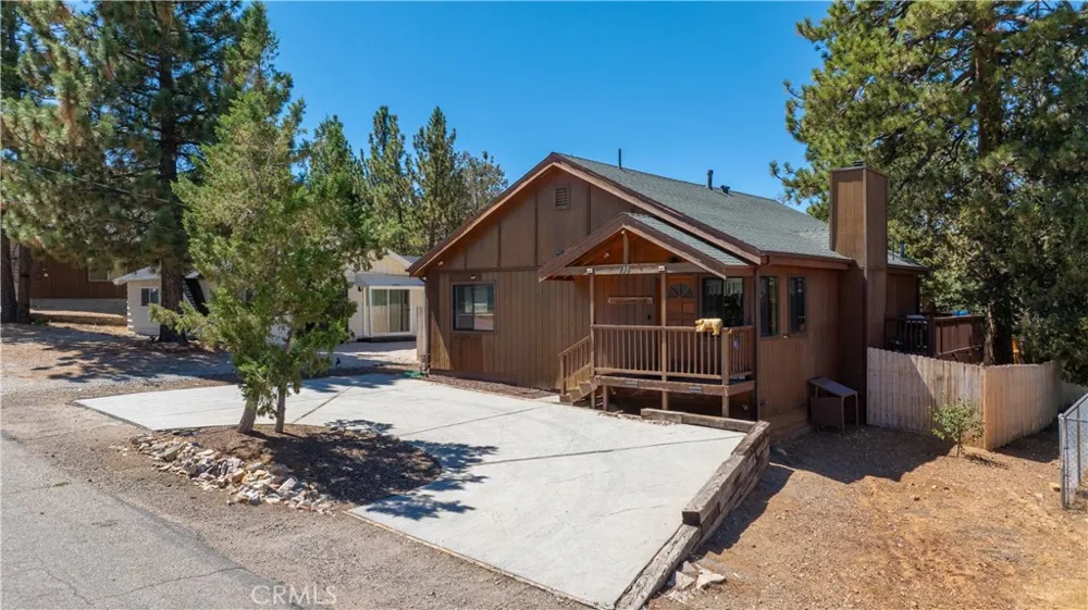 630 Villa Grove Avenue Big Bear City, CA 92314