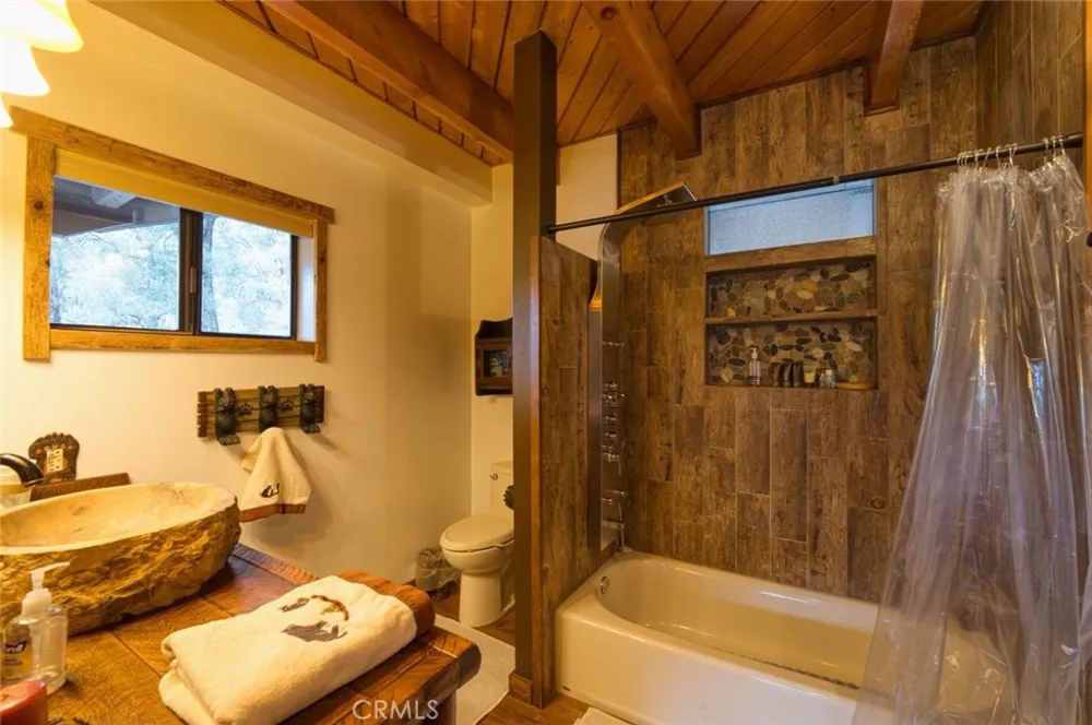 16717 Quail Pine Mountain Club, CA 93222