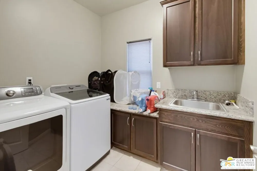 8941 Magnolia Avenue Santee, CA 92071