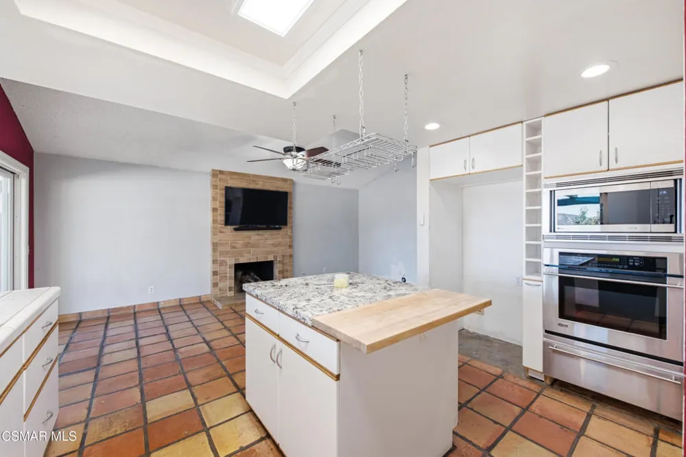 29315 Tree Hollow Agoura Hills, CA 91301
