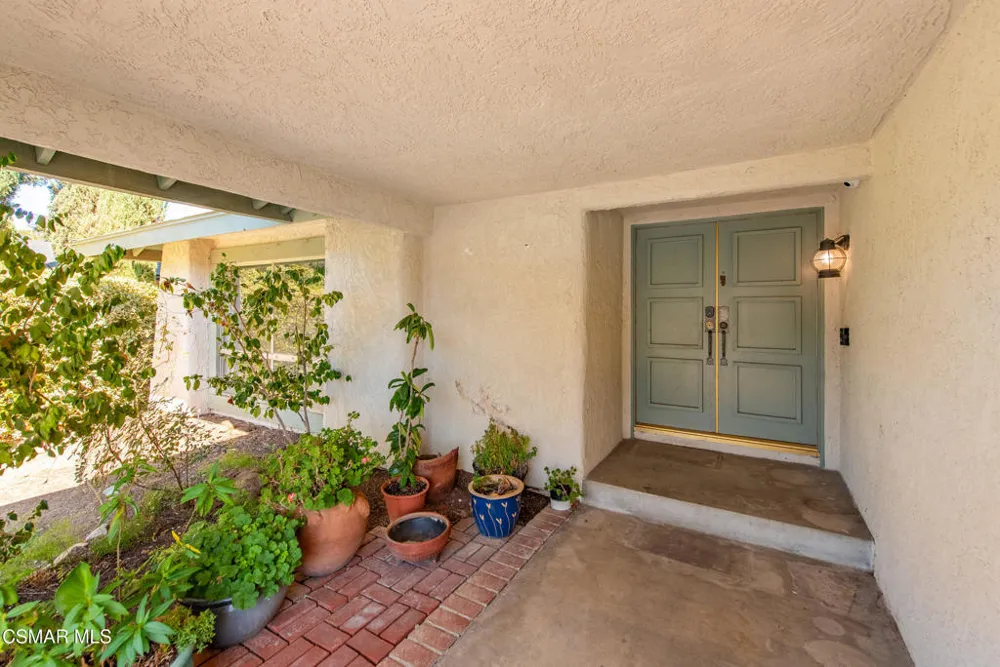 29315 Tree Hollow Agoura Hills, CA 91301