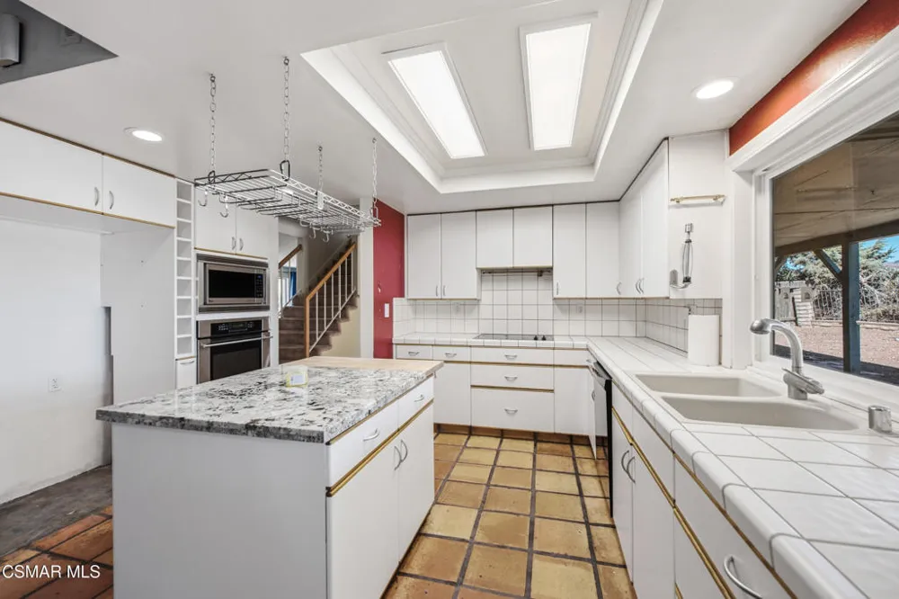 29315 Tree Hollow Agoura Hills, CA 91301