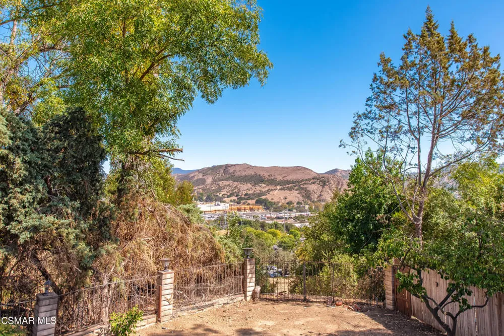 29315 Tree Hollow Agoura Hills, CA 91301