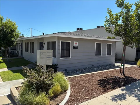 630 W Foothill