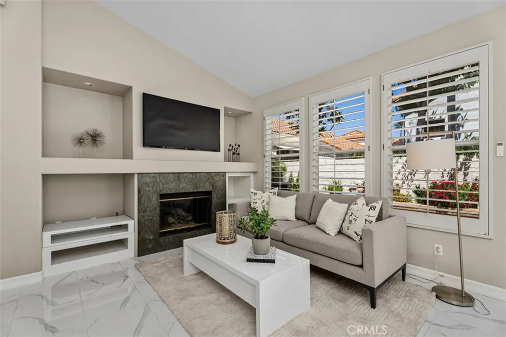 21256 Cancun Mission Viejo, CA 92692