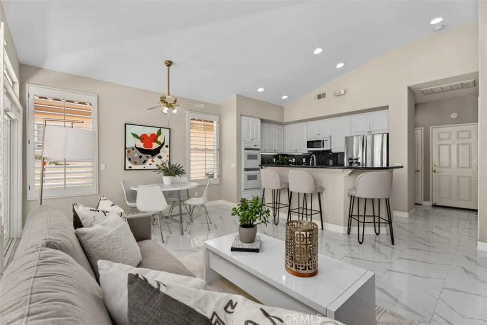 21256 Cancun Mission Viejo, CA 92692