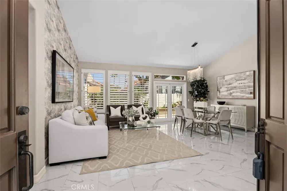 21256 Cancun Mission Viejo, CA 92692