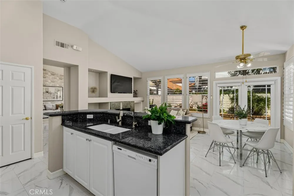 21256 Cancun Mission Viejo, CA 92692