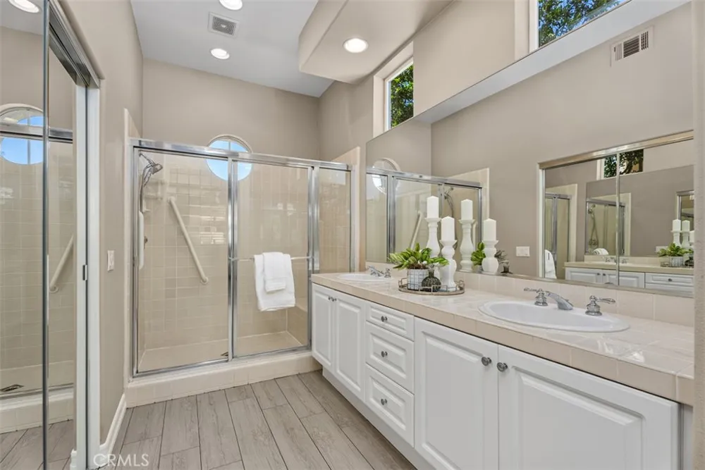 21256 Cancun Mission Viejo, CA 92692