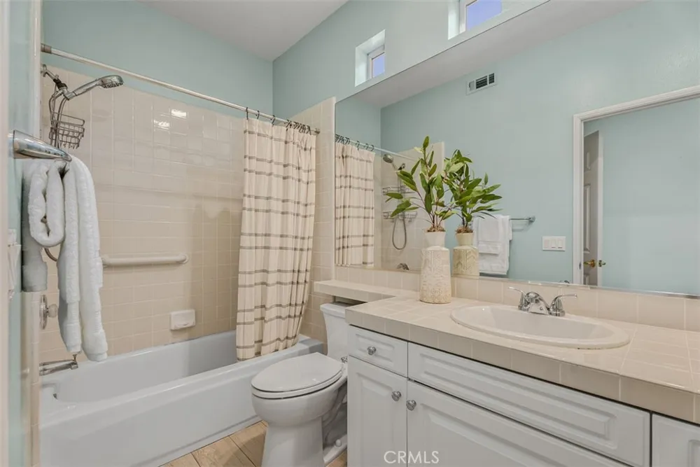 21256 Cancun Mission Viejo, CA 92692