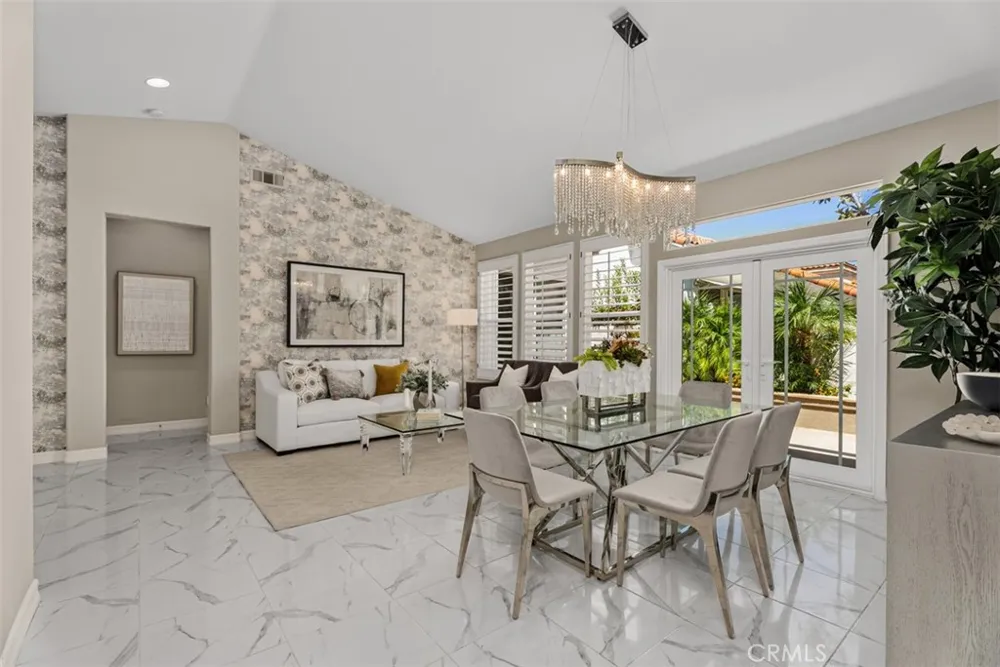 21256 Cancun Mission Viejo, CA 92692