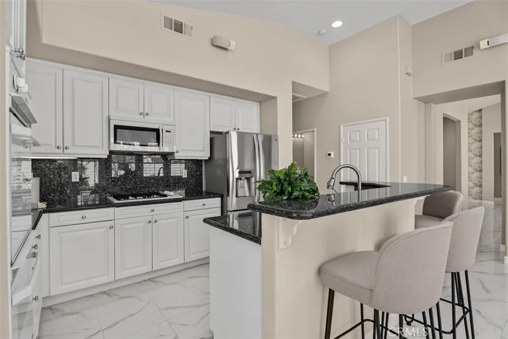 21256 Cancun Mission Viejo, CA 92692