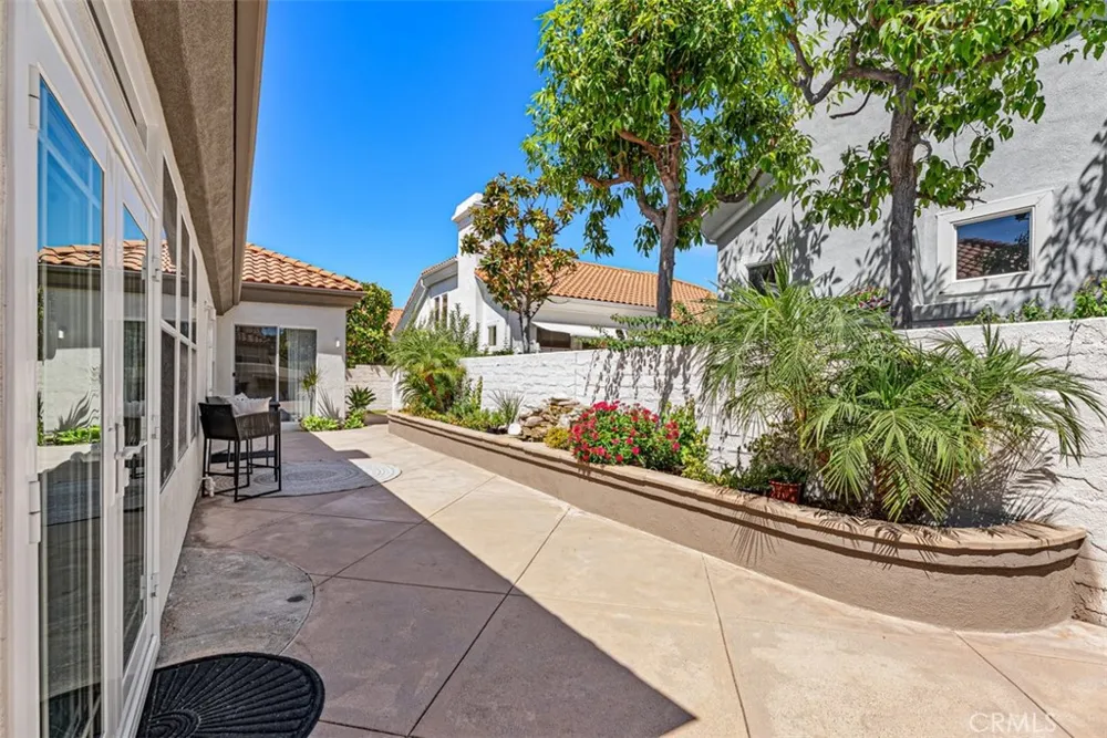 21256 Cancun Mission Viejo, CA 92692