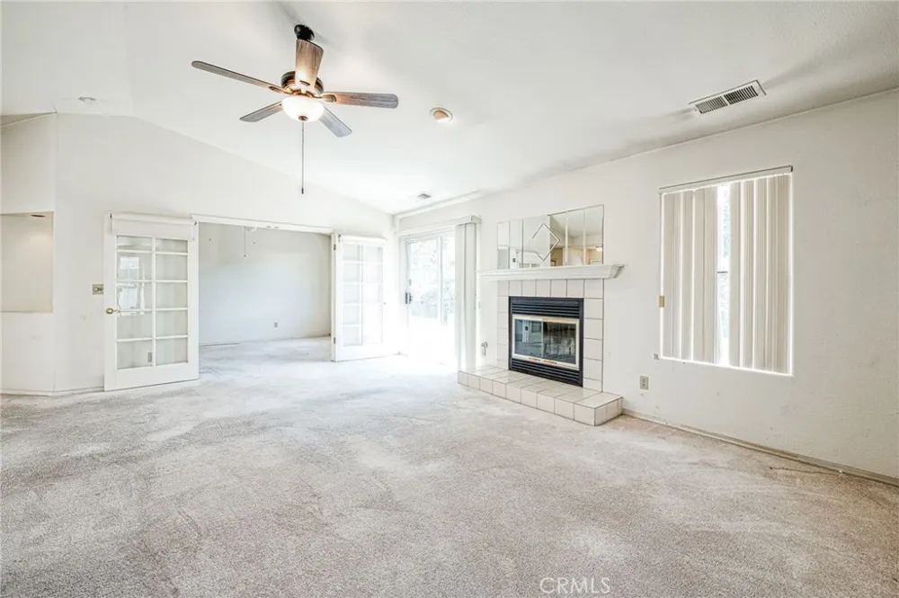 6706 Chestnut Fresno, CA 93710