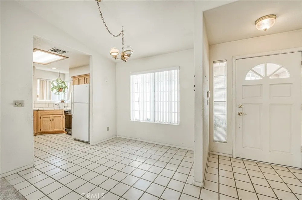 6706 Chestnut Fresno, CA 93710