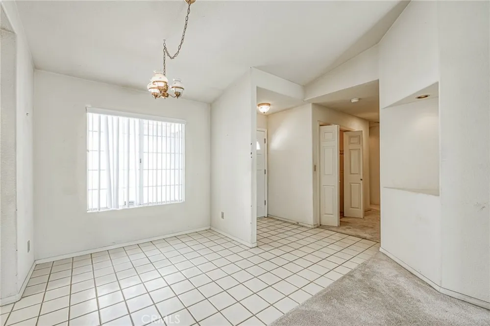 6706 Chestnut Fresno, CA 93710