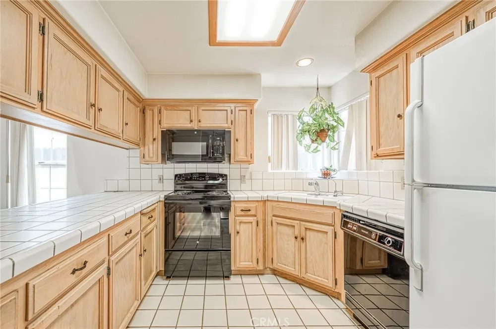 6706 Chestnut Fresno, CA 93710