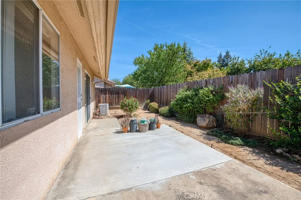 6706 Chestnut Fresno, CA 93710