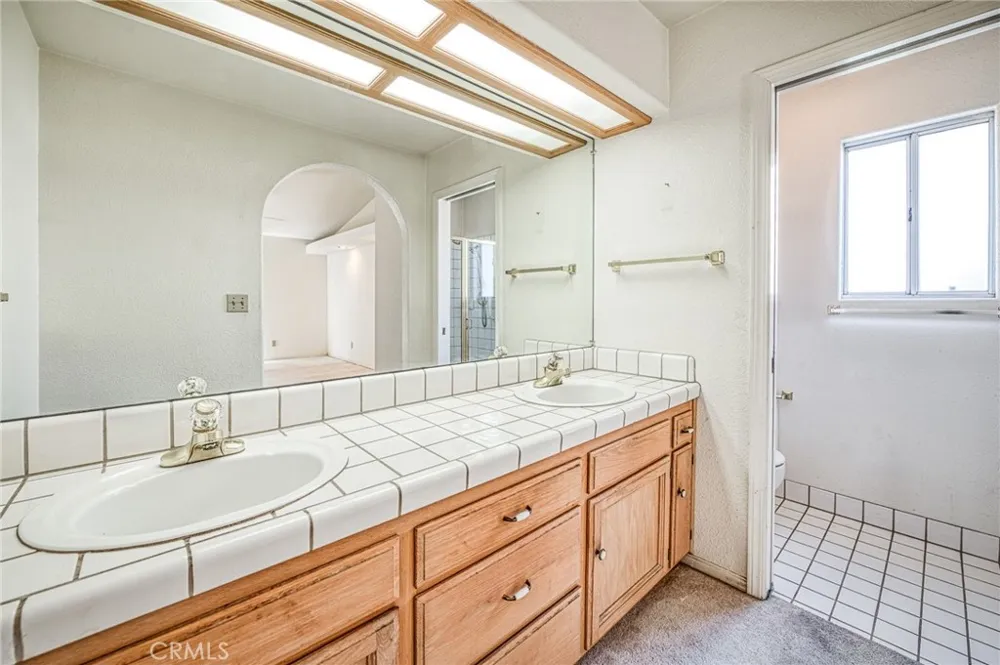 6706 Chestnut Fresno, CA 93710