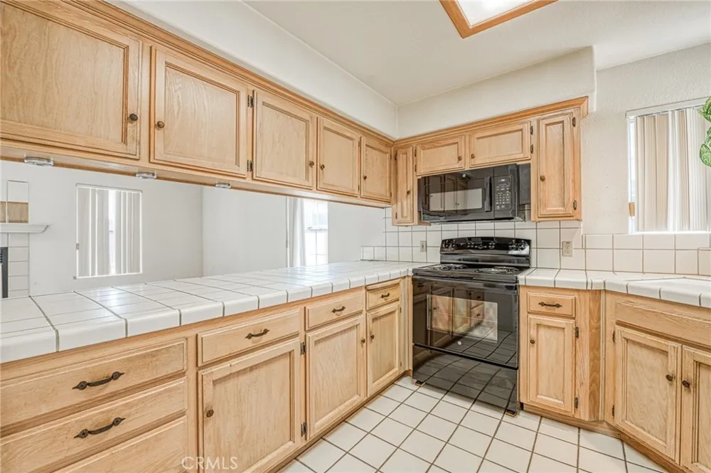 6706 Chestnut Fresno, CA 93710