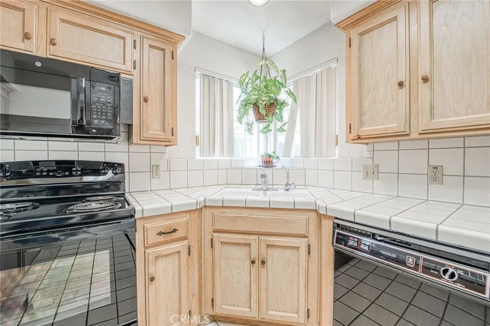 6706 Chestnut Fresno, CA 93710