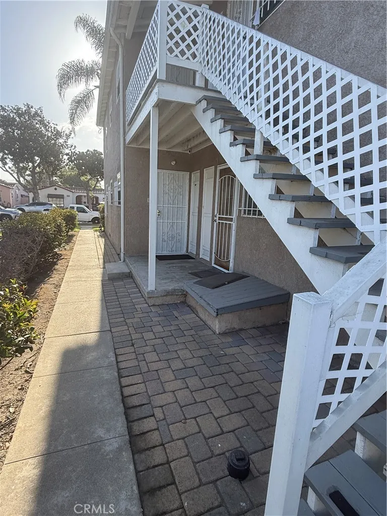 2421 Magnolia Long Beach, CA 90806