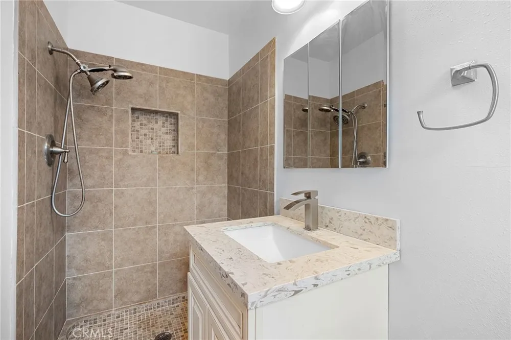 11555 Collett Ave Granada Hills, CA 91344