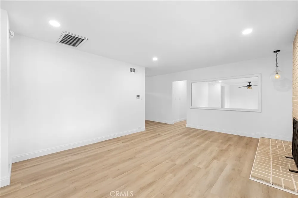 11555 Collett Ave Granada Hills, CA 91344