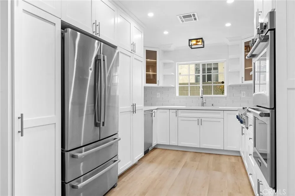 11555 Collett Ave Granada Hills, CA 91344