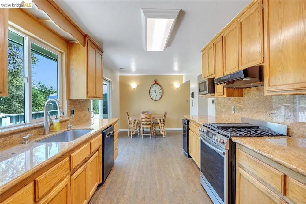 9790 O Neil Ct Jamestown, CA 95327